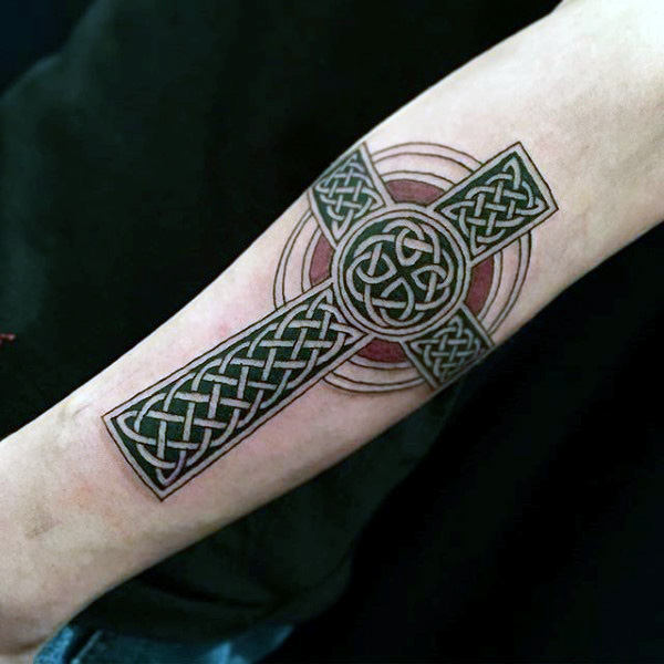 tatouage croix celtique 357