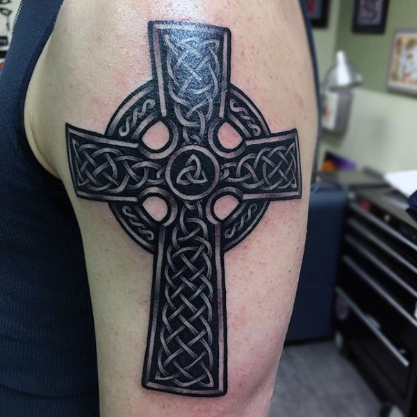 tatouage croix celtique 57