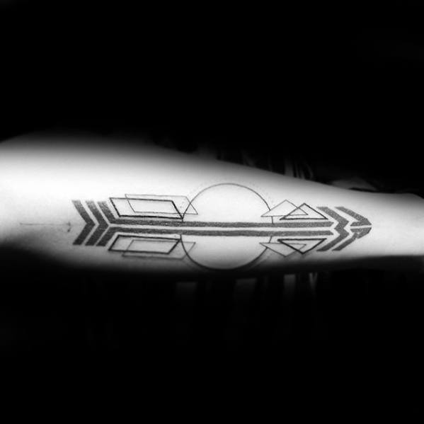 tatouage fleche geometrique 58