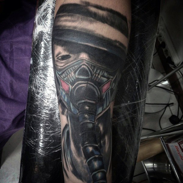 tatouage masque a gaz 129
