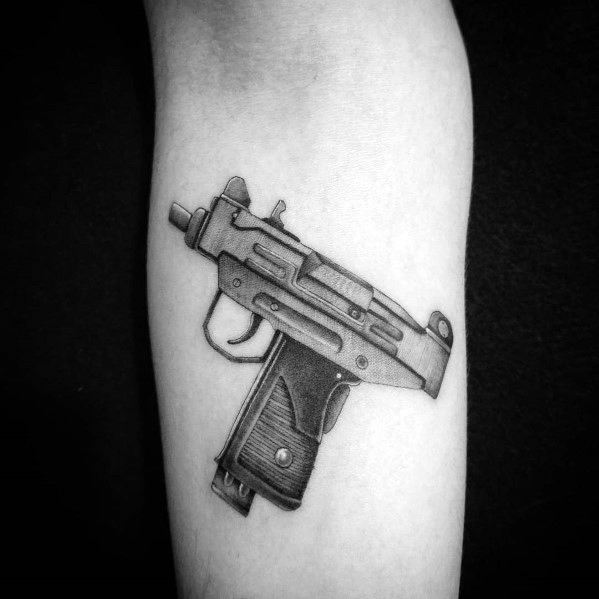 tatouage mitraillette uzi 81