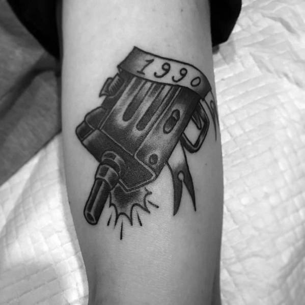 tatouage mitraillette uzi 83