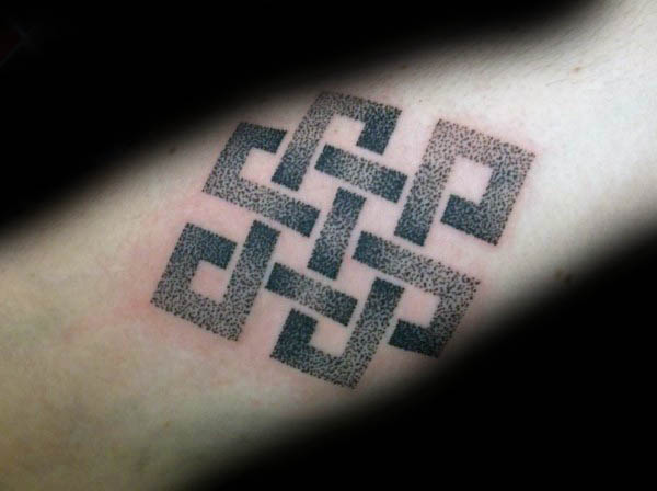 tatouage noeud infini 39