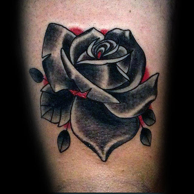 tatouage rose noire 148