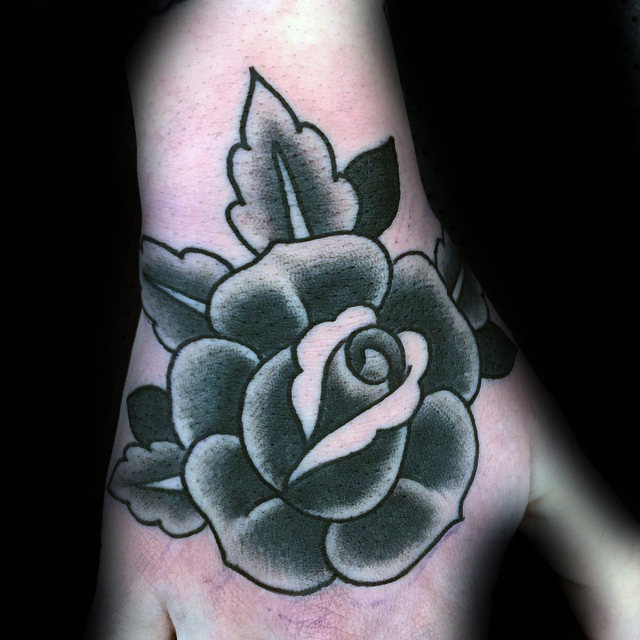 tatouage rose noire 157
