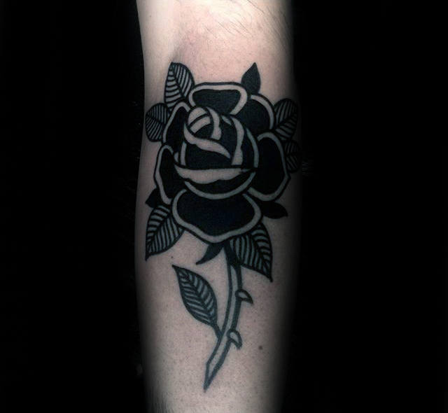 tatouage rose noire 220