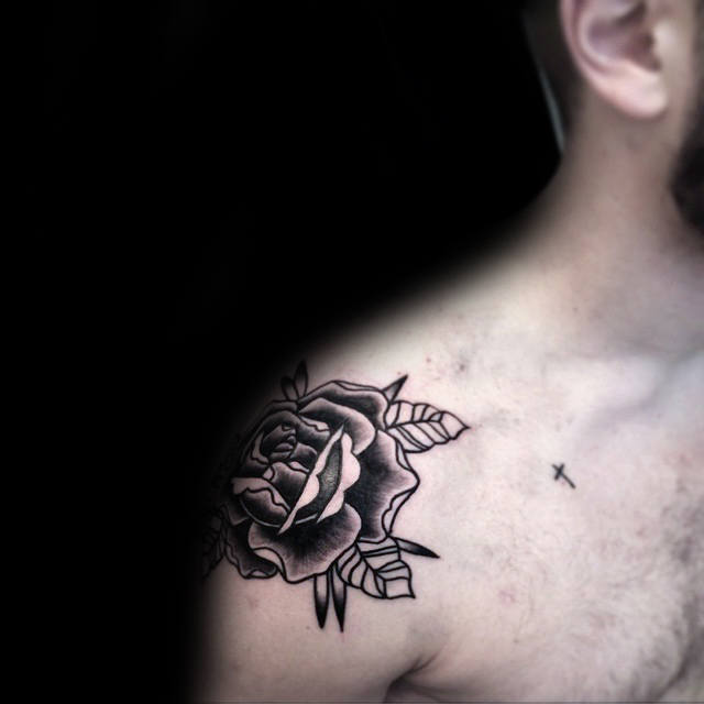 tatouage rose noire 55