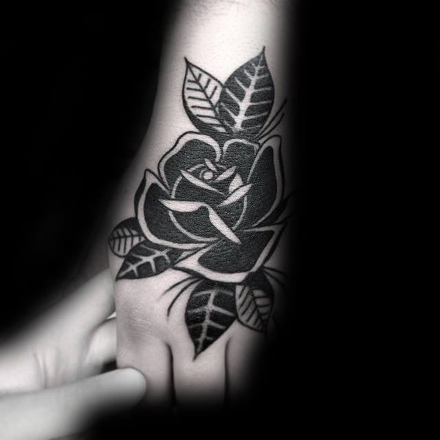 tatouage rose noire 67