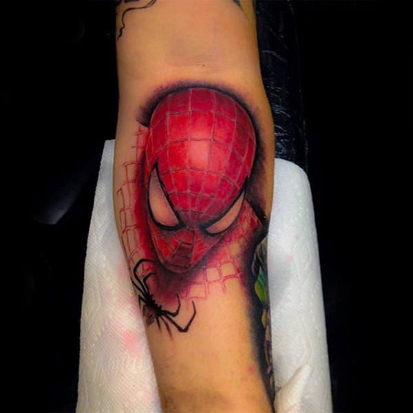 tatouage spiderman 253