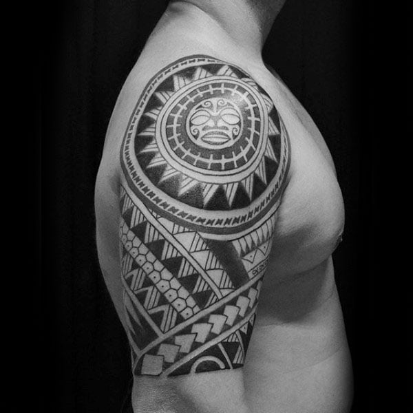 80 Tatouages tribal sur le bras (Et leur signification)