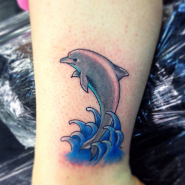 tatouage dauphin 13