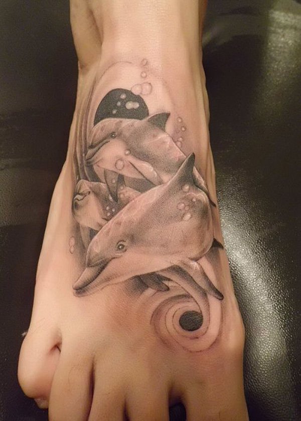 tatouage dauphin 37