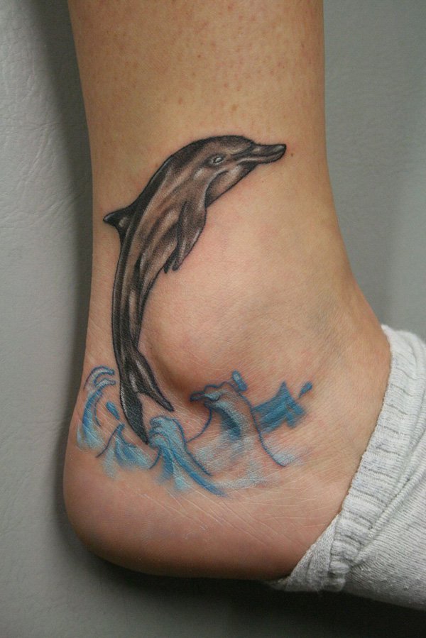 tatouage dauphin 75