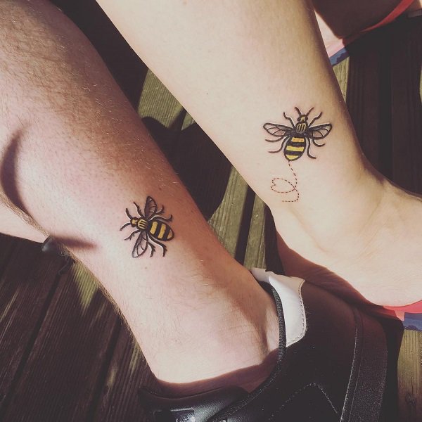 tatouage abeille 467