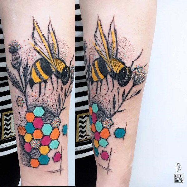 tatouage abeille 493