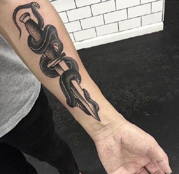 tatouage serpent 128