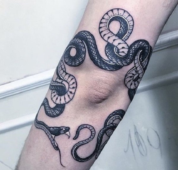 tatouage serpent 141