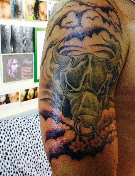tatouage taureau 142