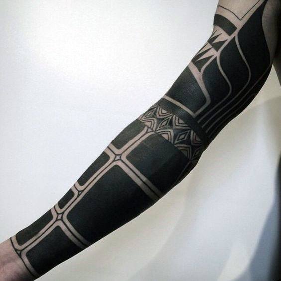 tatouage noir 109
