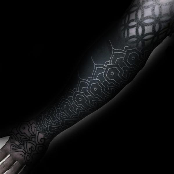 tatouage noir 61