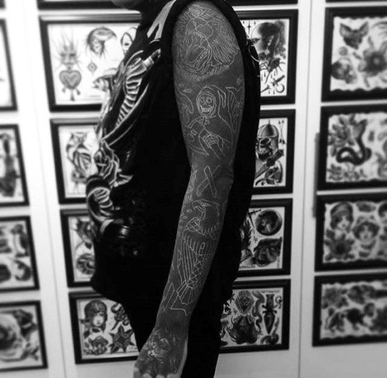 tatouage noir 65