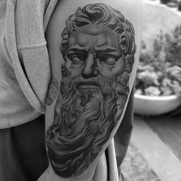 tatouage statue romaine 81
