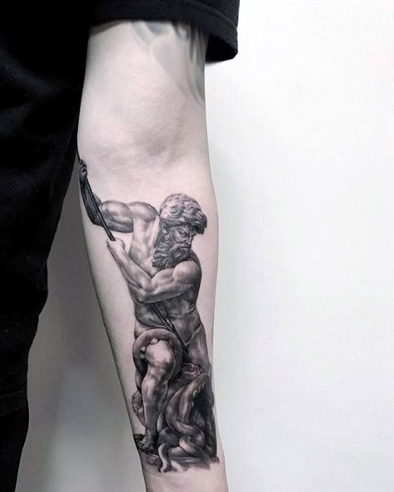 tatouage statue romaine 99