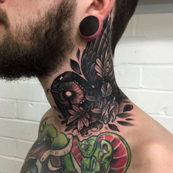 tatouage cou 141