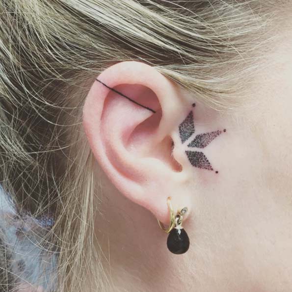 tatouage derriere oreille 469