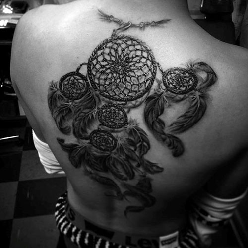 tatouage dos 133