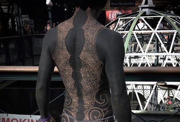 tatouage dos 245