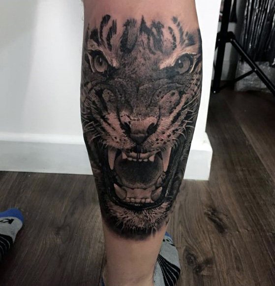 tatouage jambe 365