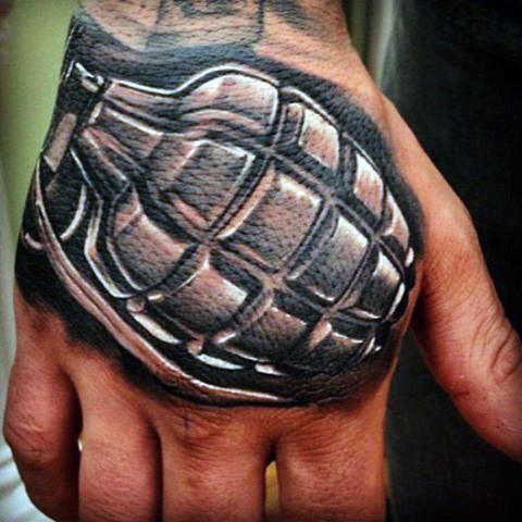 tatouage main 113