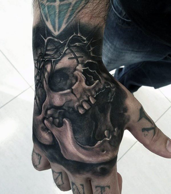 tatouage main 161