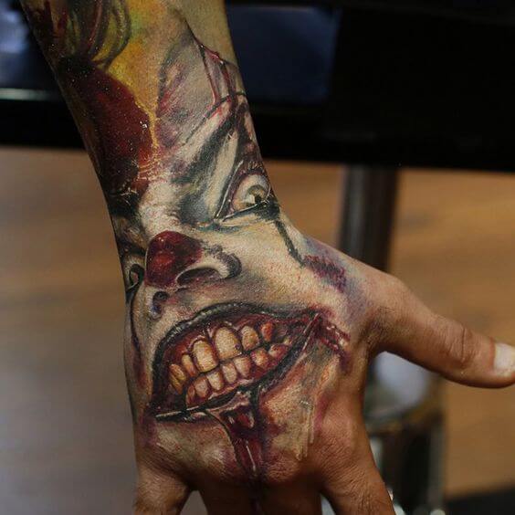 tatouage main 289