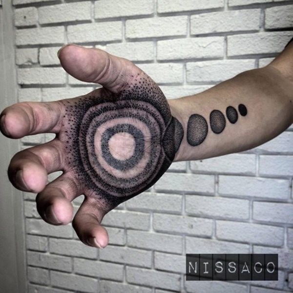 tatouage main 417