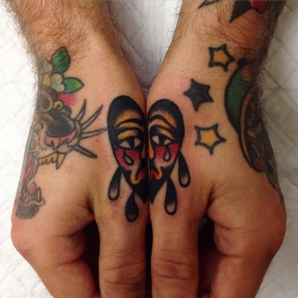 tatouage main 549