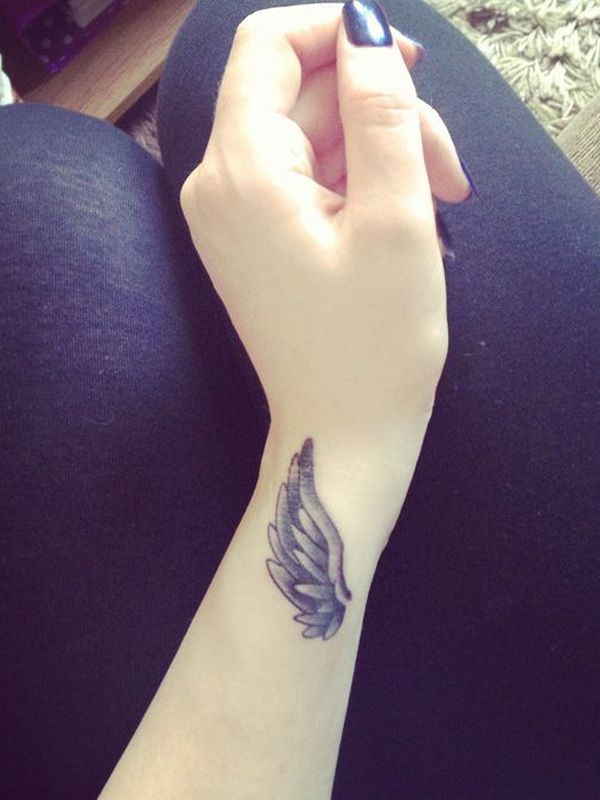 tatouage poignet 277