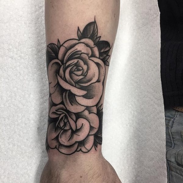tatouage poignet 389