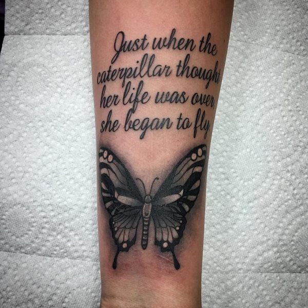 tatouage poignet 449