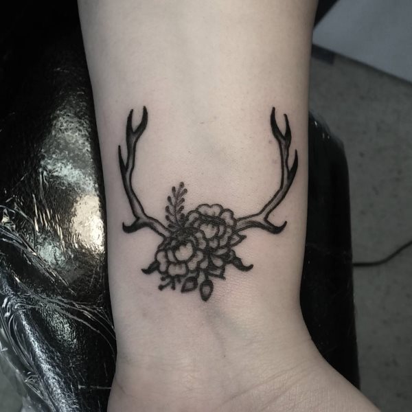 tatouage poignet 517