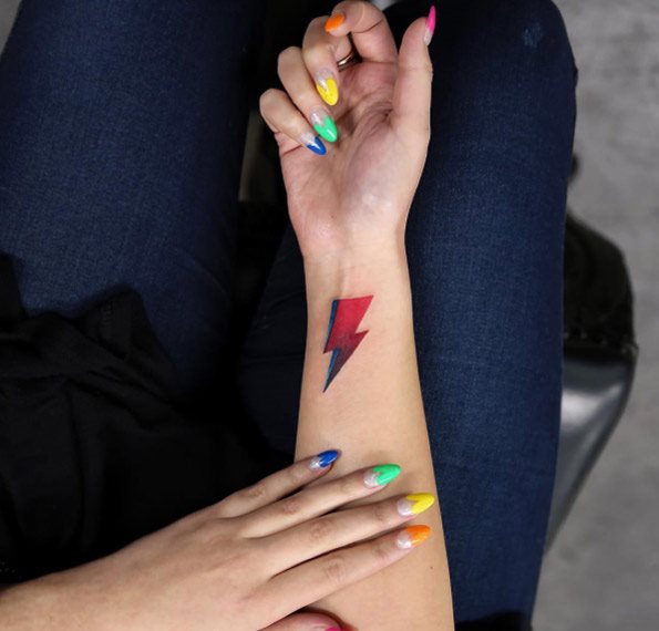 tatouage poignet 57