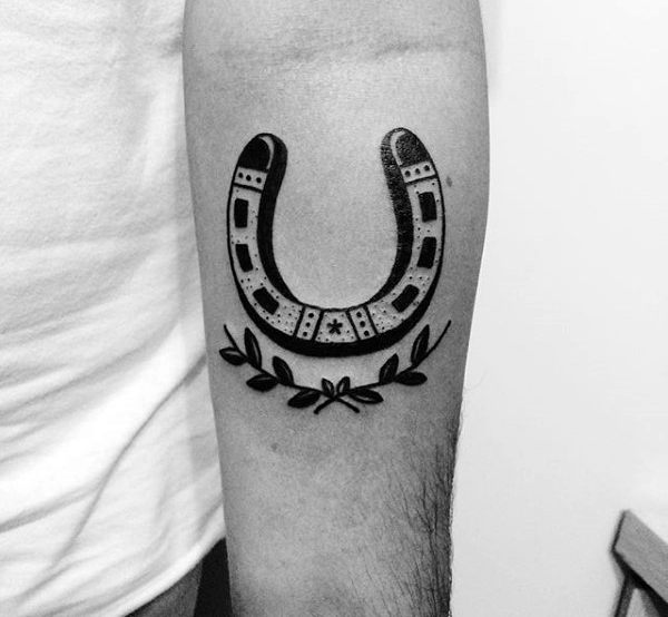 59 Tatouages de fer à cheval (Et leur signification)