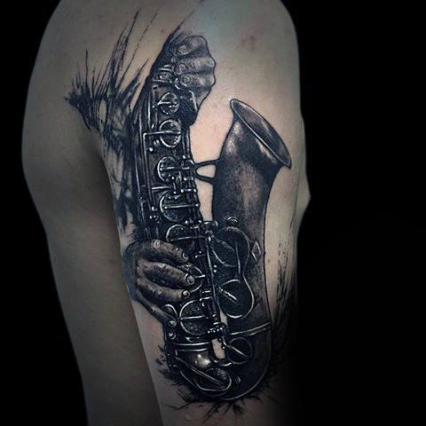 tatouage saxophone 11