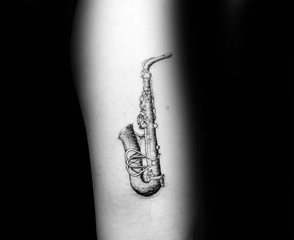 tatouage saxophone 21