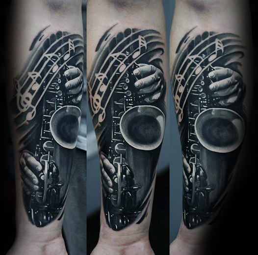 tatouage saxophone 91