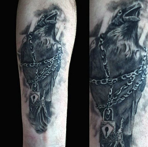 tatouage corbeau 258