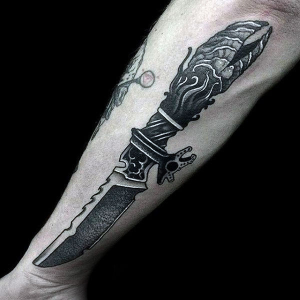 tatouage couteau 302