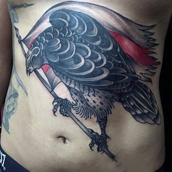 tatouage faucon 390