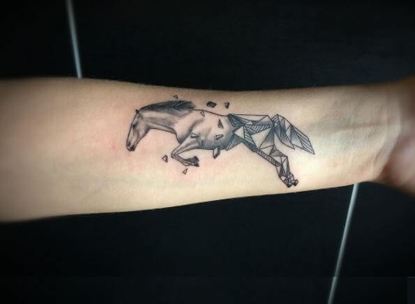 tatouage cheval 155
